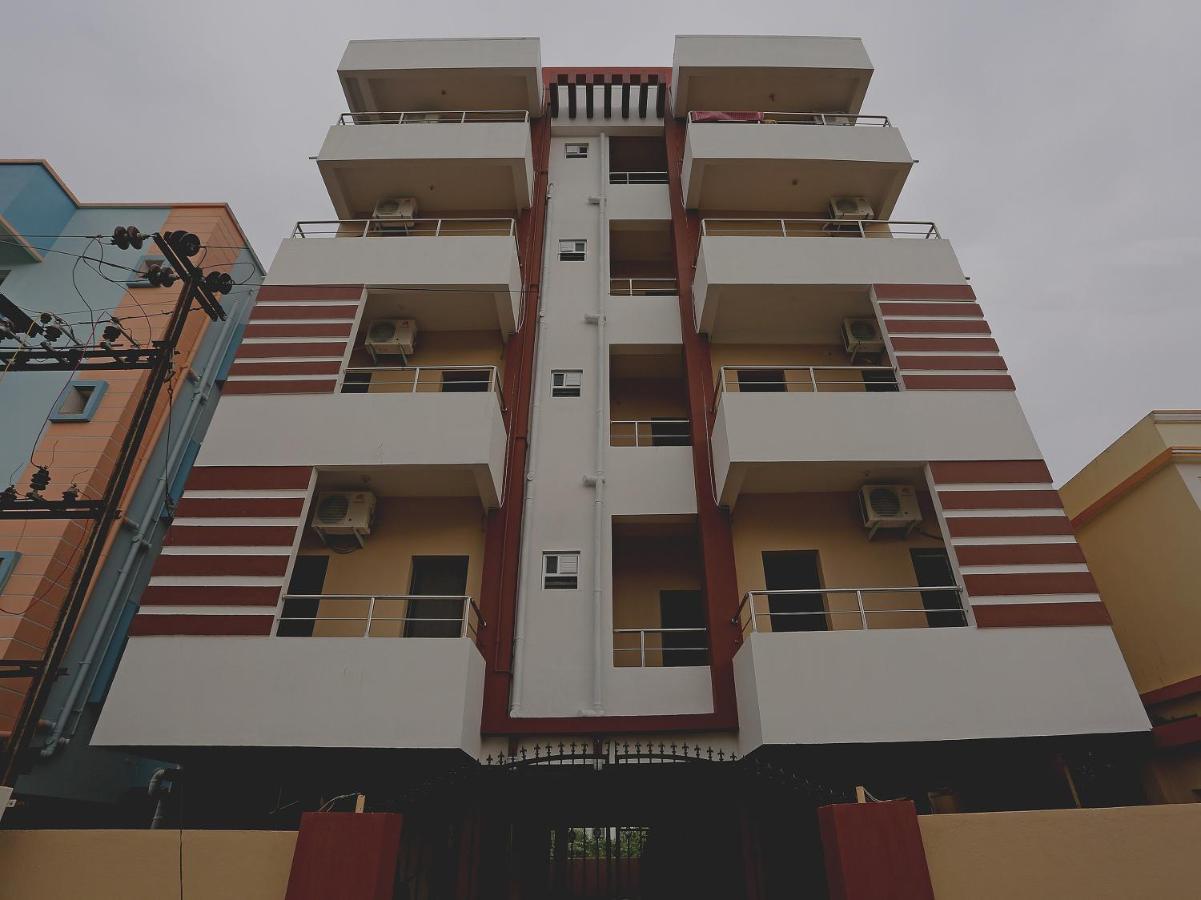 Oyo 17276 The Maple Tree Hotels Bhubaneswar Exterior foto